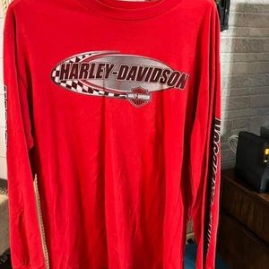 Men’s large red long sleeve Harley Davidson tshirt.